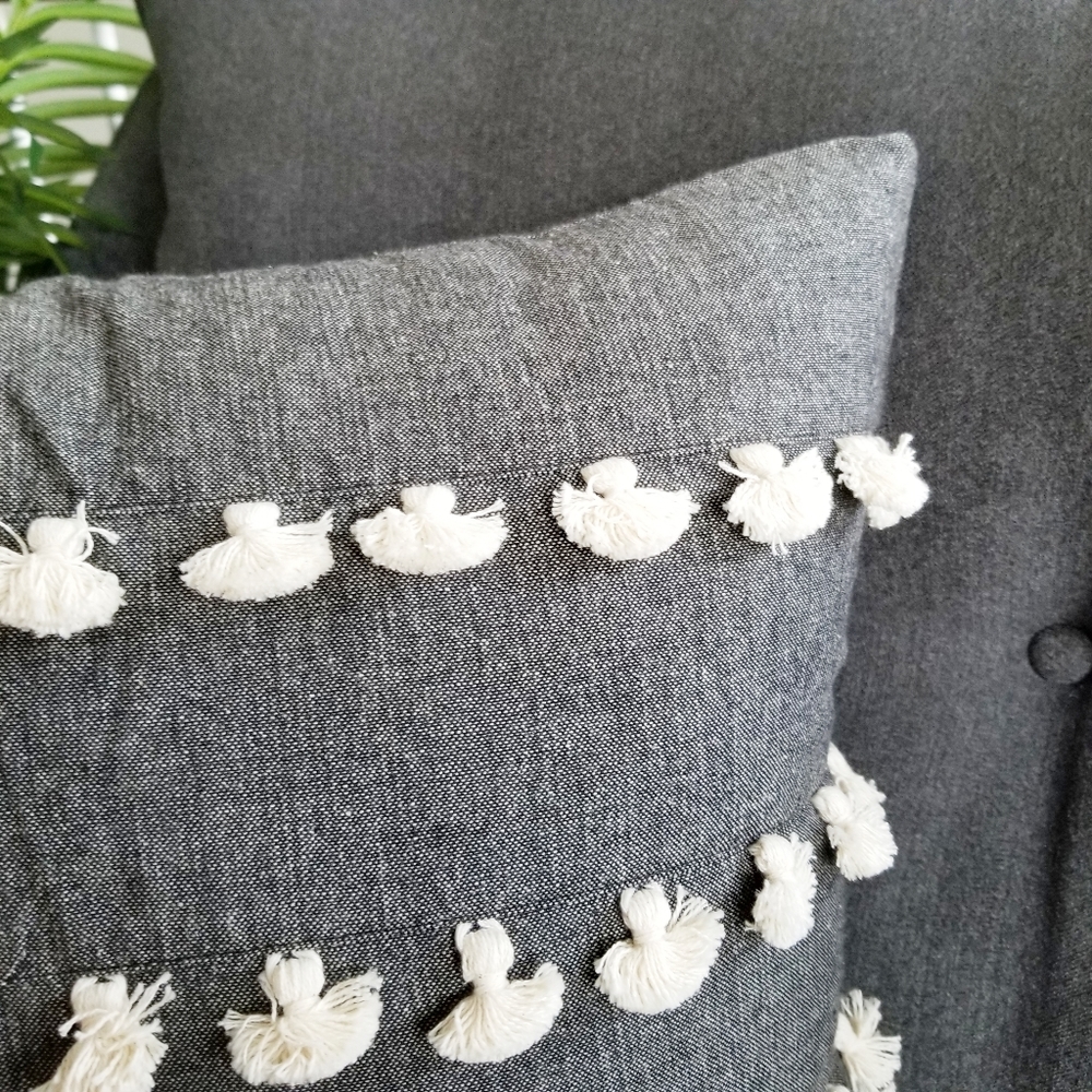 🌻NEW🌻 Fringe Chambray Pom Pom Cushion Cover - Picture 2 of 7